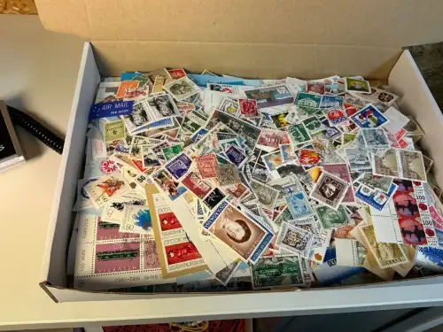 Alle Welt 1 kg lose Marken (33833)