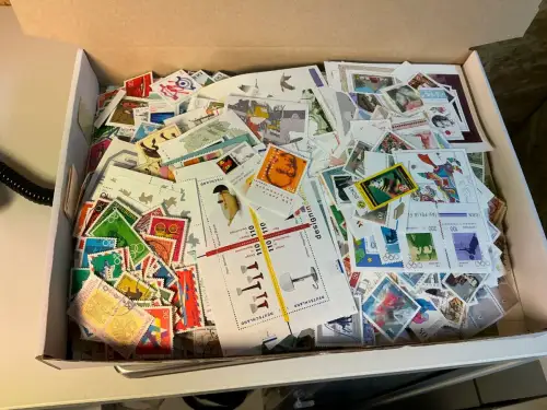 Alle Welt 1 kg lose Marken (33832)