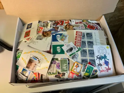 Alle Welt 1 kg lose Marken (33832)