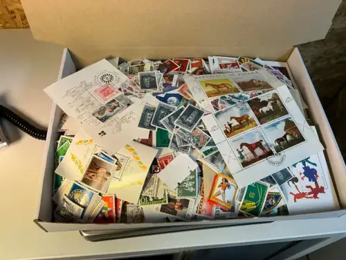 Alle Welt 1 kg lose Marken (33832)