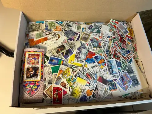 Alle Welt 1 kg lose Marken (33832)