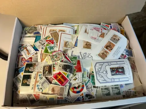 Alle Welt 1 kg lose Marken (33832)