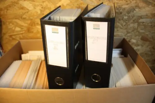 Karton mit Ersttagsblättern Bund inkl. 2 Alben + 5 Alben leer (mit Hüllen) (33895)