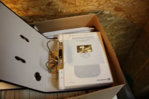 Karton mit Ersttagsblättern Bund inkl. 2 Alben + 5 Alben leer (mit Hüllen) (33895)