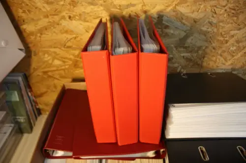 Karton mit Ersttagsblättern Bund inkl. 2 Alben + 5 Alben leer (mit Hüllen) (33895)