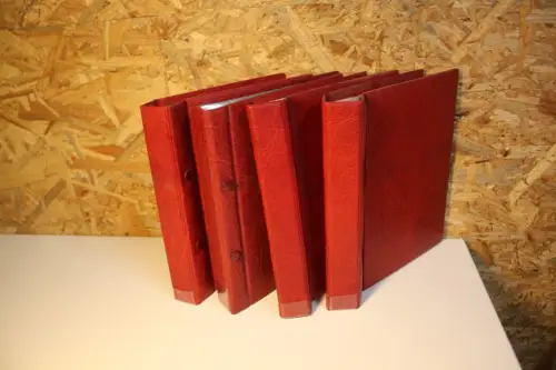 4 Kobra ETB Alben mit Hüllen in rot (33507)