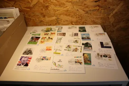 Bund Karton mit FDC Ende 80+90er Jahre (33667)