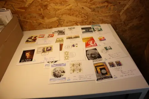 Bund Karton mit FDC Ende 80+90er Jahre (33667)