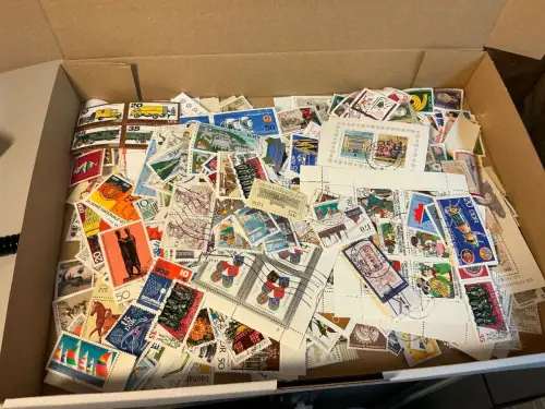 Alle Welt 1 kg lose Marken (34063)