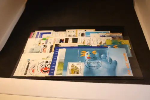 Bund Jahrgang 2002 gestempelt mit Ortsvollstempel komplett (33230)