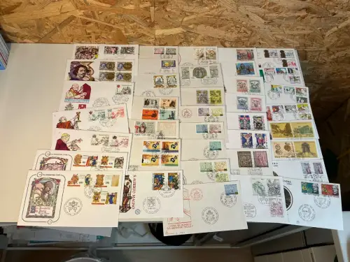 Vatikan FDC Jahrgang 1980-1984 fast komplett (34360)