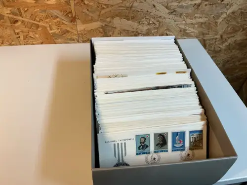 Griechenland über 300 FDC aus 1963-1995 (34420)