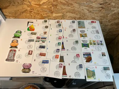 Berlin Jahrgang 1975 FDC komplett (34433)