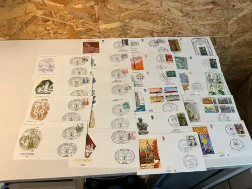 Berlin Jahrgang 1977 FDC komplett (34435)