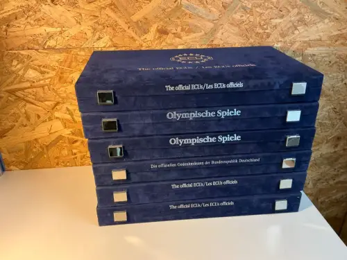 6 Münzboxen aus Samt (34537)