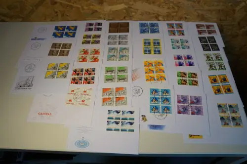 Schweiz Jahrgang 2001 Viererblock FDC fast komplett (32617)