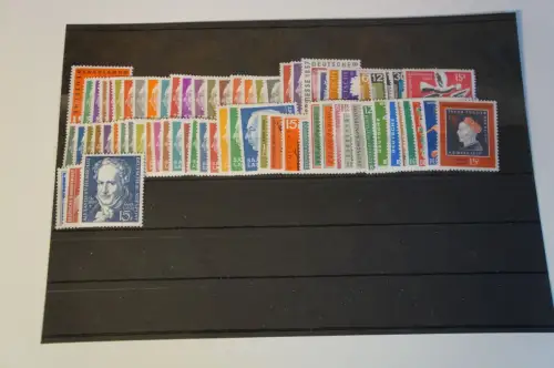 Saarland Marken 379-448 komplett postfrisch (34159)