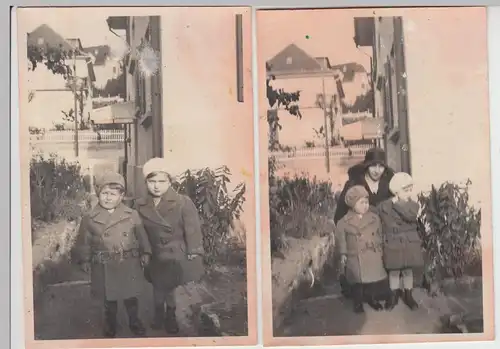 (F7708) 2x Orig. Foto Kinder an einem Wohnhaus, Herbst 1932