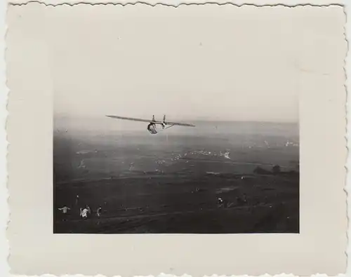 (F31092) Orig. Foto Segelflugzeug Schulgleiter im Flug ü. Kirchheim Teck 1930er
