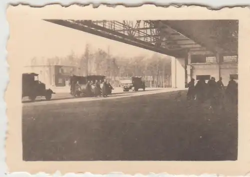 (F31033) Orig. Mini-Foto Flugplatz Altenburg, Blick aus Halle III 1930/40er