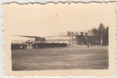 (F30997) Orig. Mini-Foto Flugplatz Altenburg,Blick a.Halle II u.Feuerwehr 1930er