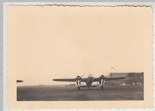 (F30972) Orig. Foto Dornier Do 17 auf einem Flugplatz 1930/40er