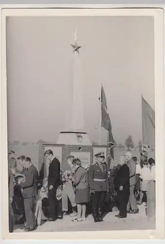(F30944) Orig. Foto Geithain Syrah, Einweihung des Fliegerdenkmals 1967