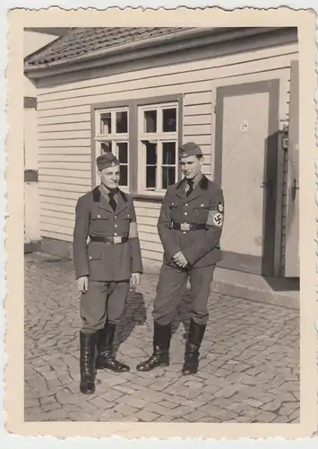 (F11160) Orig. Foto RAD in Wolfshagen b. Kassel, Soldaten vor Baracke 1940