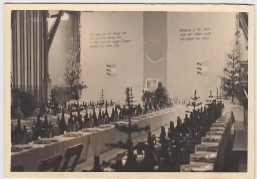 (F10646) Orig. Foto Wehrmacht, Weihnachtsfeier im Saal, festliche Tafel 1933-45