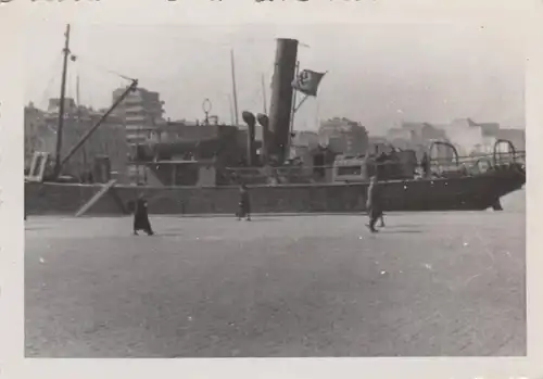 (F4107) Orig. Foto Schiff unter deutscher Flagge im Hafen, 1933-45