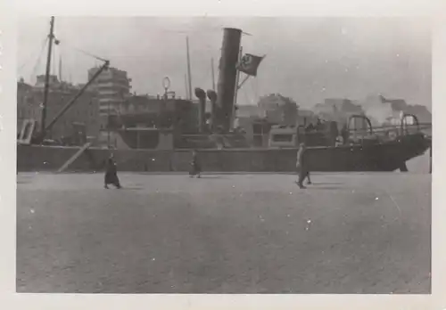 (F4105) Orig. Foto Schiff unter deutscher Flagge im Hafen, 1933-45