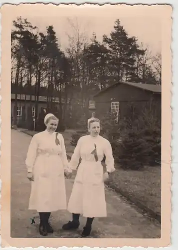 (F9974) Orig. Foto Krankenschwestern, Baracken 1952