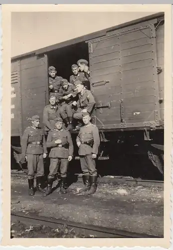 (F997) Orig. Foto Wehrmacht-Soldaten im Güterwagen, "Fahrt n. Russland"