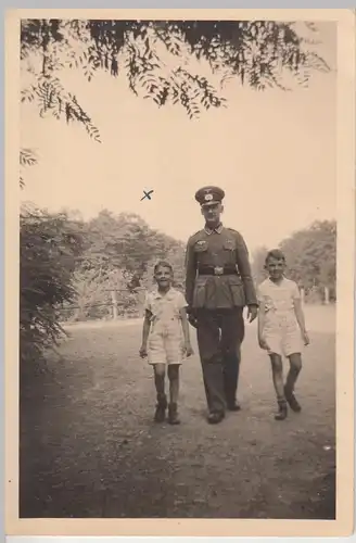 (F9962) Orig. Foto deutscher Soldat mit zwei Jungen, 1930/40er