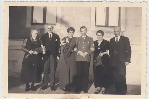 (F9926) Orig. Foto deutscher Soldat Hochzeit u. zwei ältere Paare 1930/40er