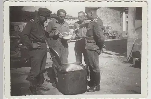 (F9903) Orig. Foto deutscher Soldaten bei der Essenausgabe 1930/40er