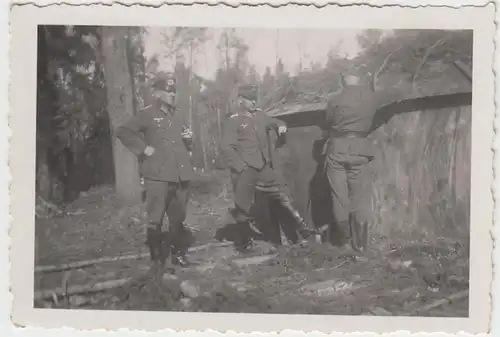 (F988) Orig. Foto Wehrmacht-Soldaten vor Eingang Bunker, Unterstand, 1940er