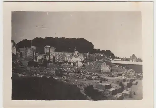 (F9857) Orig. Foto Neufchâtel-en-Bray, Zerstörung nach Panzerschlacht 1940