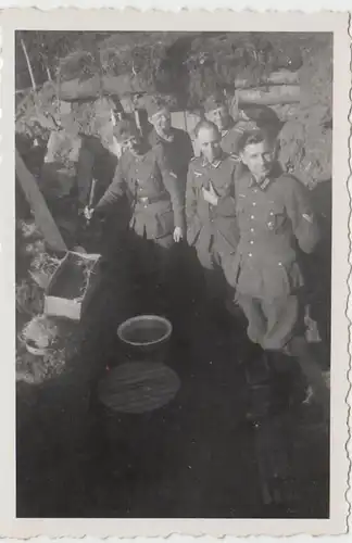 (F985) Orig. Foto Wehrmacht-Soldaten im Graben, Bunker, 1940er