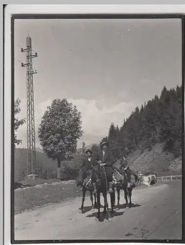 (F9751) Orig. Foto Karpaten, Männer auf Pferde, vor 1945