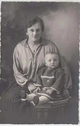 (F9705) Orig. Foto Porträt Mutter Fanny mit Tochter Thea, vor 1945