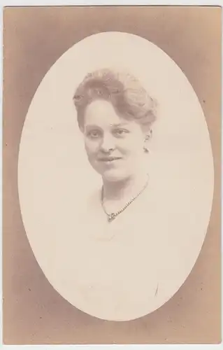 (F9702) Orig. Foto Porträt junge Frau Lottchen im Oval, 1919