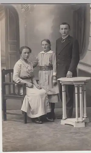 (F9700) Orig. Foto junge Personen, Familie, Studiofoto 1915