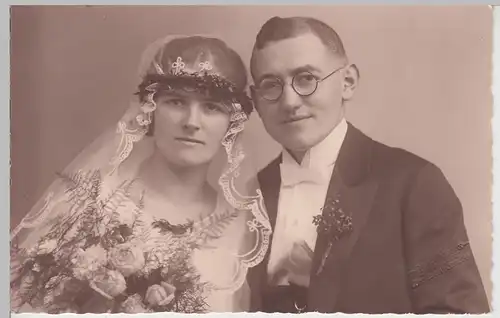 (F9685) Orig. Foto Hochzeit, Hochzeitspaar, Fotograf Chemnitz vor 1945