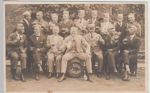 (F9666) Orig. Foto Studenten mit Bierkrügen "Klub Fidelitas", um 1920
