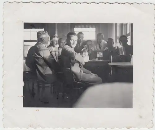 (F9579) Orig. Foto Männer in der Gaststätte, Bierlokal 1937