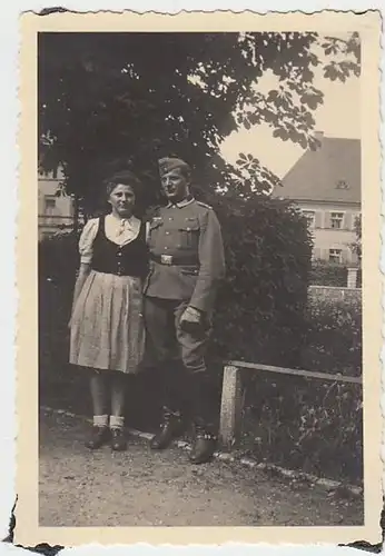 (F953) Orig. Foto Wehrmacht-Soldat mit Frau, 1940er