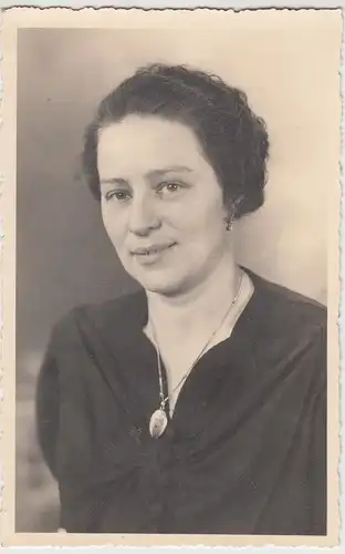 (F9497) Orig. Foto Porträt junge Frau 1942