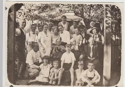 (F9478) Orig. Foto Personengruppe im Garten, Feier 1931