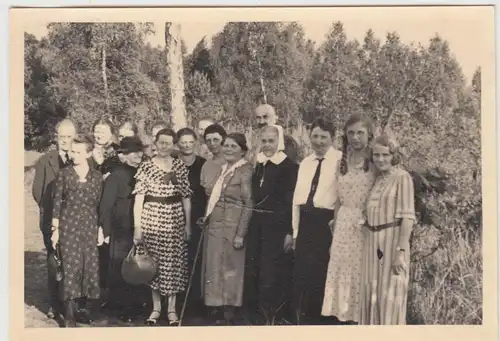 (F9473) Orig. Foto Personengruppe "Helferkreis" im Freien 1937